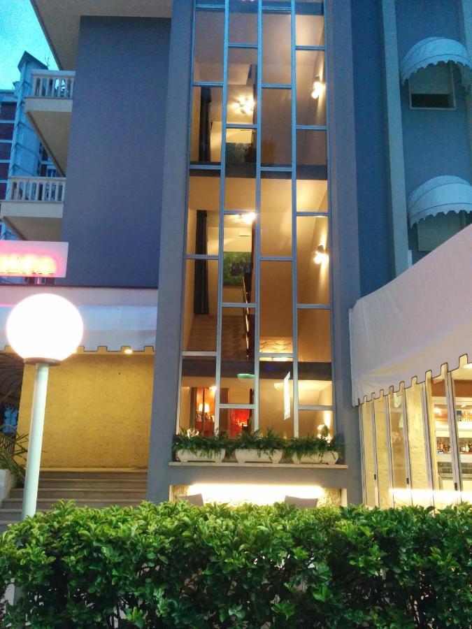 Hotel Riviera Lido di Jesolo Esterno foto
